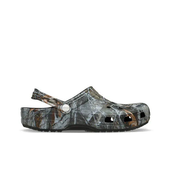 jjjjound-x-crocs-classic-clog-realtree-camo-211733-1.png