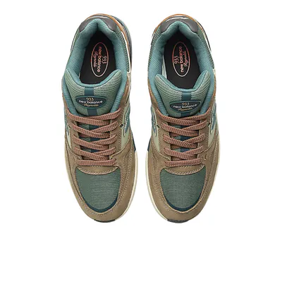 andrew-reynolds-x-new-balance-933-mushroom-new-spruce-nm933ori-4.png