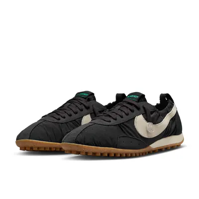 nike-moon-shoe-x-jacquemus-off-noir-hv8547-001-3.png