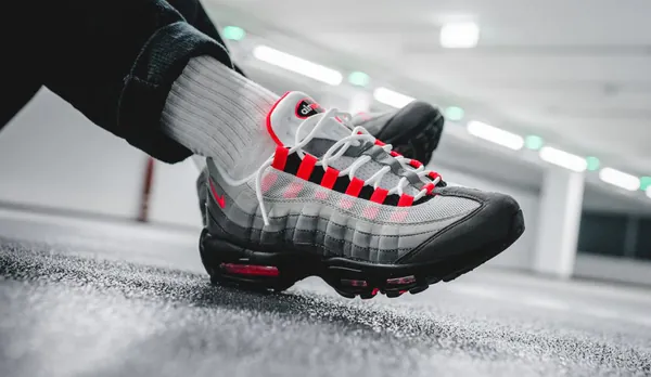 nike am95 solar red menu2 snkr.png