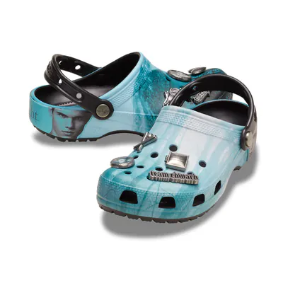 the-twilight-saga-x-crocs-classic-clog-212238-3.png