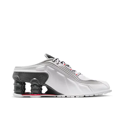 martine-rose-x-nike-shox-mr4-metallic-platinum-im5420-100-2.png