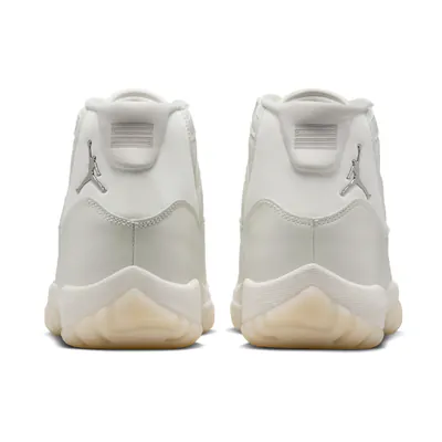 nike-air-jordan-11-grand-finale-sail-wei-metallic-silver-pearl-grey-4.png