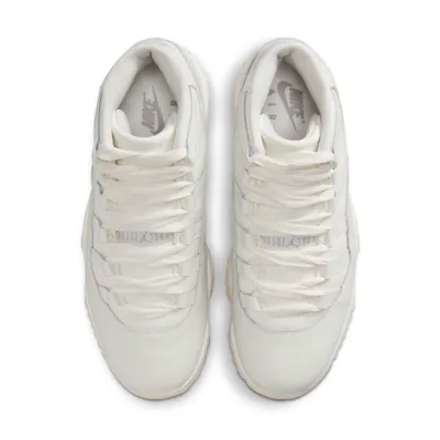 nike-air-jordan-11-grand-finale-sail-wei-metallic-silver-pearl-grey-5.png