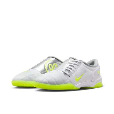 palace-x-nike-total-90-white-metallic-silver-im1381-100-3.png