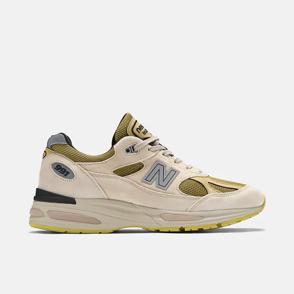 new-balance-991v2-made-in-uk-silver-birch-u991pw2-1.png