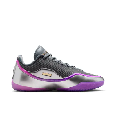 nike-lebron-xxiii-bubble-boy-if0694-002-2.png
