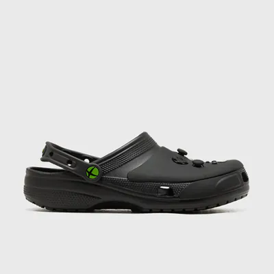 xbox-x-crocs-classic-clog-211439-001-1.png