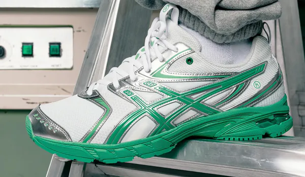 Hidden NY x Asics Gel-DS Trainer 14 Dawn menu2 snkr.png