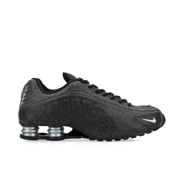 nike-shox-r4-black-light-smoke-grey-io4544-002-1.png