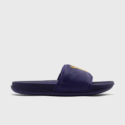 kobe-bryant-x-nike-offcourt-slide-purple-university-gold-if2870-500-1.png