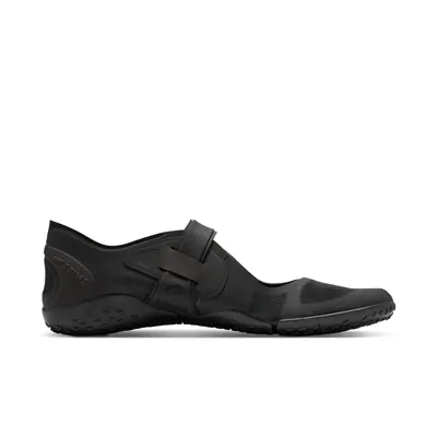 skims-x-nike-rift-mesh-black-io7694-001-2.png