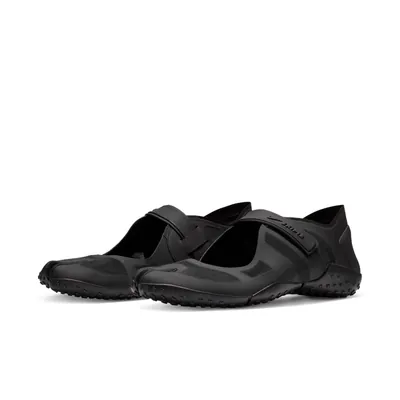 skims-x-nike-rift-mesh-black-io7694-001-3.png