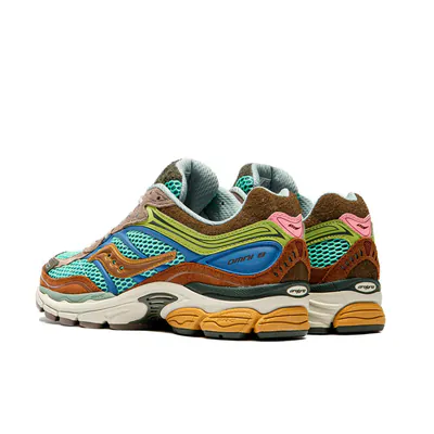 sneaker-politics-x-saucony-progrid-omni-9-sportsman-s-paradise-s71032-1-3.png