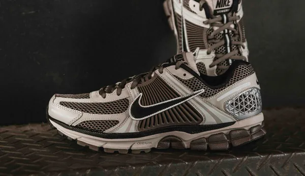 Nike Zoom Vomero 5 Dark Violet Ore menu2.png