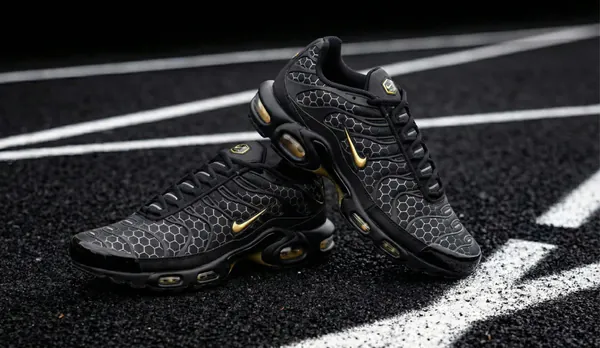Nike Air Max Plus Black Honey menu2.png