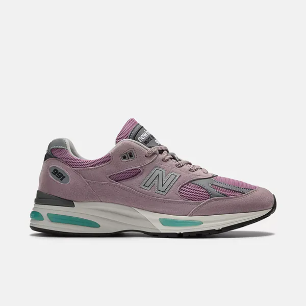new-balance-made-in-uk-991v2-smoked-pearl-u991rr2-1.png
