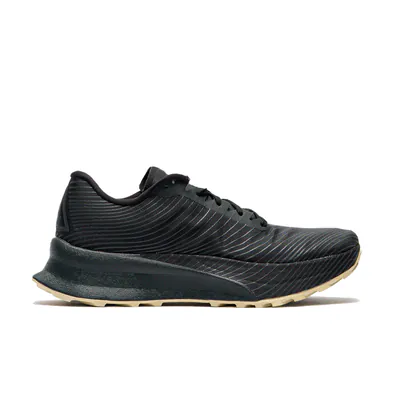 nike-acg-ultrafly-trail-sp-black-ir7317-001-1.png