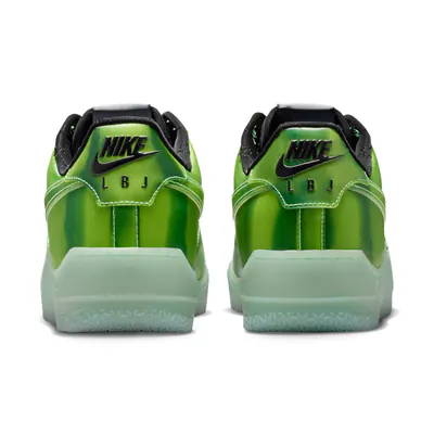 lebron-x-nike-air-force-1-voltage-green-iq5368-300-5.png