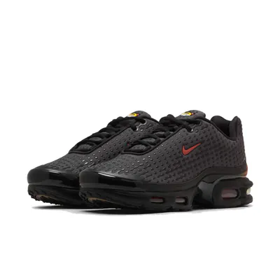 nike-air-max-plus-vii-black-bright-crimson-hq2197-002-2.png