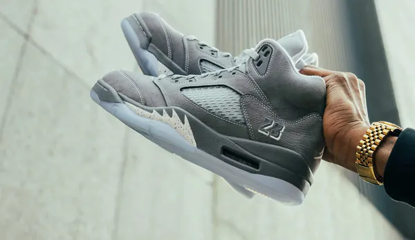 Nike Air Jordan 5 Retro Wolf Grey menu2 snkr.png