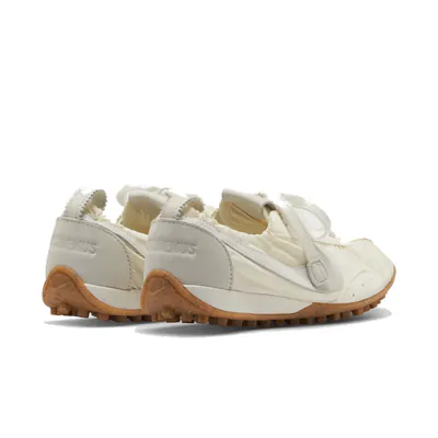 jacquemus-x-nike-moon-shoe-sp-soft-pearl-hv8547-002-2.png