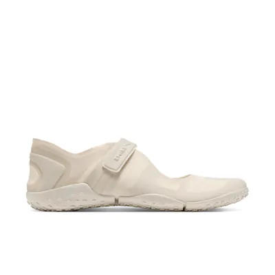nikeskims-rift-mesh-light-bone-io7694-002-1.png