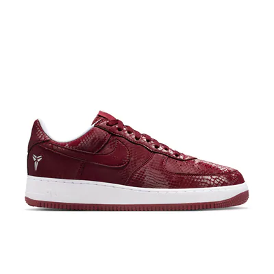 kobe-bryant-x-nike-air-force-1-low-lower-merion-aces-away-ib0018-600-1.png