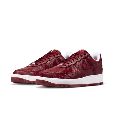 kobe-bryant-x-nike-air-force-1-low-lower-merion-aces-away-ib0018-600-3.png