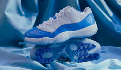 Nike Air Jordan 11 Low University Blue menu2 snkr.png