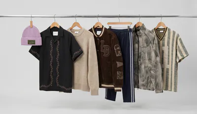 Les Deux Sale menu2 snkr.png