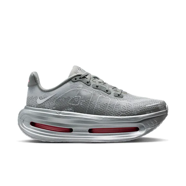nike-vomero-premium-fleur-de-lis-iq0028-001-1.png
