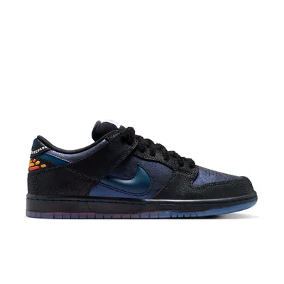 bluetile-x-nike-sb-dunk-low-pitch-blue-iq1323-001-1.png