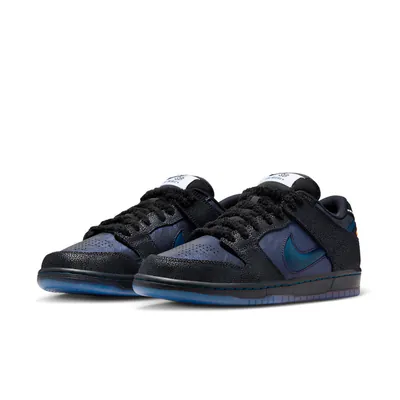 bluetile-x-nike-sb-dunk-low-pitch-blue-iq1323-001-3.png