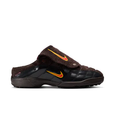 kids-of-immigrants-x-nike-t90-mule-velvet-brown-ih4422-201-1.png