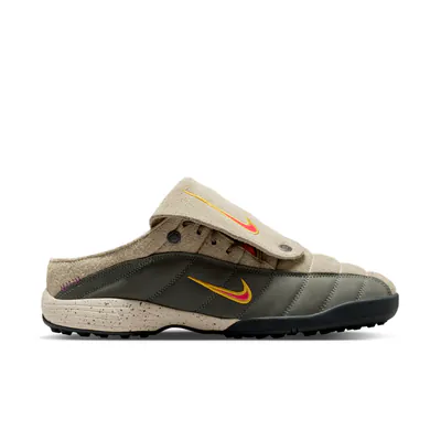 kids-of-immigrants-x-nike-t90-mule-khaki-ih4422-200-1.png