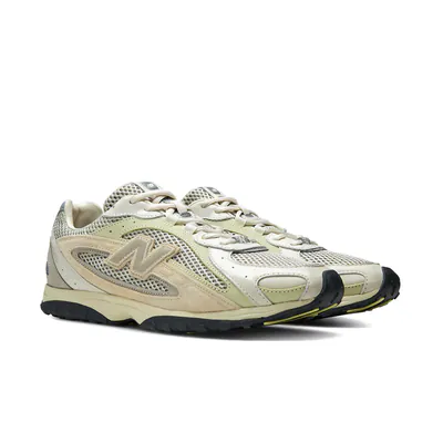 auralee-x-new-balance-204l-plaza-taupe-u204l7yu-3.png