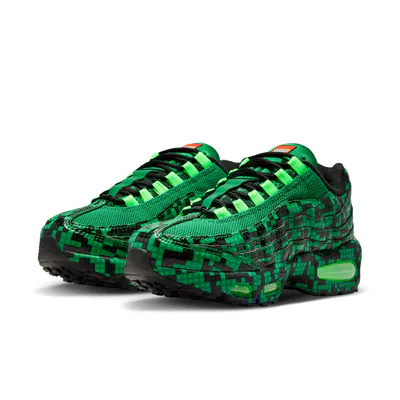 lego-x-nike-air-max-95-pixel-camo-lucky-green-io4799-300-3.png