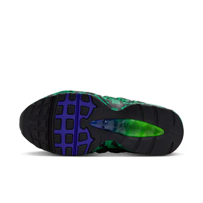 lego-x-nike-air-max-95-pixel-camo-lucky-green-io4799-300-5.png