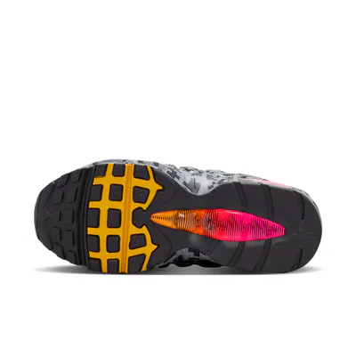 lego-x-nike-air-max-95-pixel-camo-smoke-grey-io4799-001-5.png