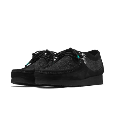 andersson-bell-x-clarks-wallabee-black-embroidery-26185448-3.png