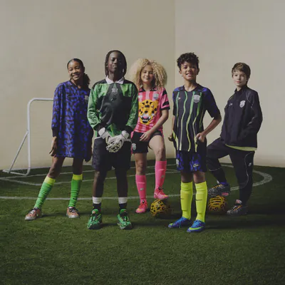 lego-x-nike-football-collection-im2524-739-3.png