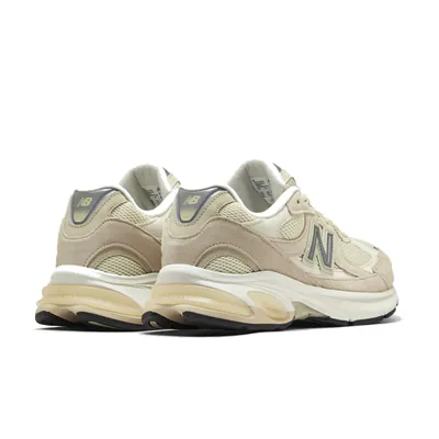 new-balance-2010-timberwolf-turtledove-u201079x-4.png