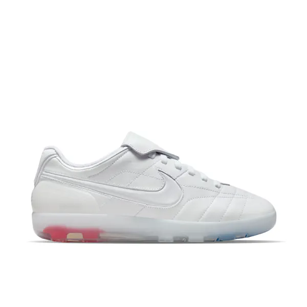 jacquemus-x-nike-cryoshot-tiempo-r10-io0619-100-1.png
