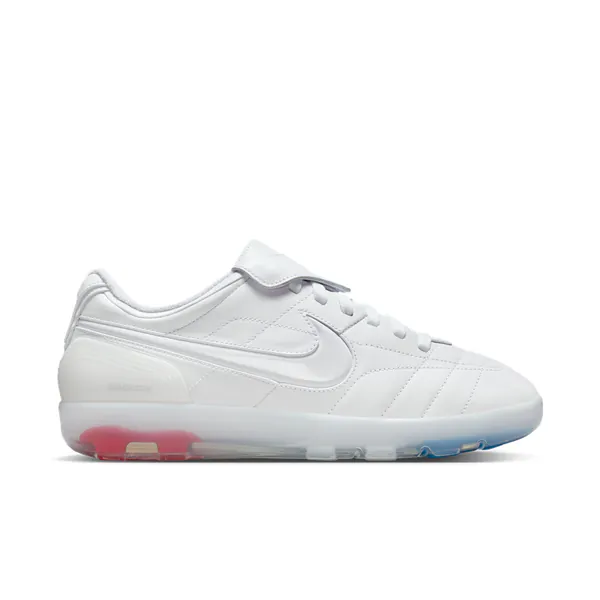 jacquemus-x-nike-cryoshot-tiempo-r10-io0619-100-1.png