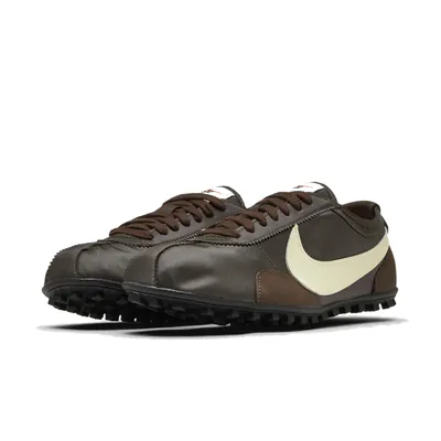 nike-moon-shoe-baroque-brown-iw0955-201-3.png