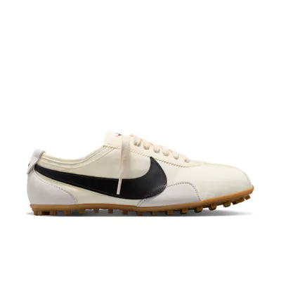 nike-moon-shoe-sail-gum-iw0955-101-1.png