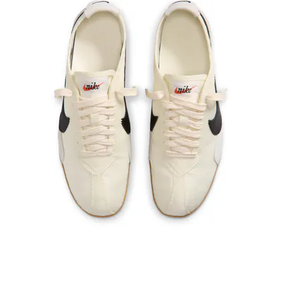 nike-moon-shoe-sail-gum-iw0955-101-4.png