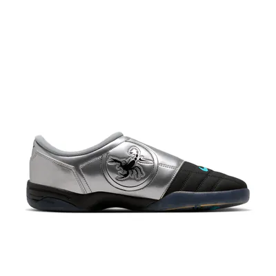 nike-total-90-scorpion-iq7631-001-2.png