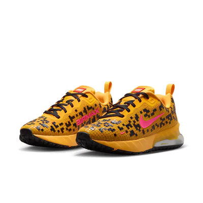 lego-x-nike-air-max-phoenix-university-gold-iu3852-700-3.png